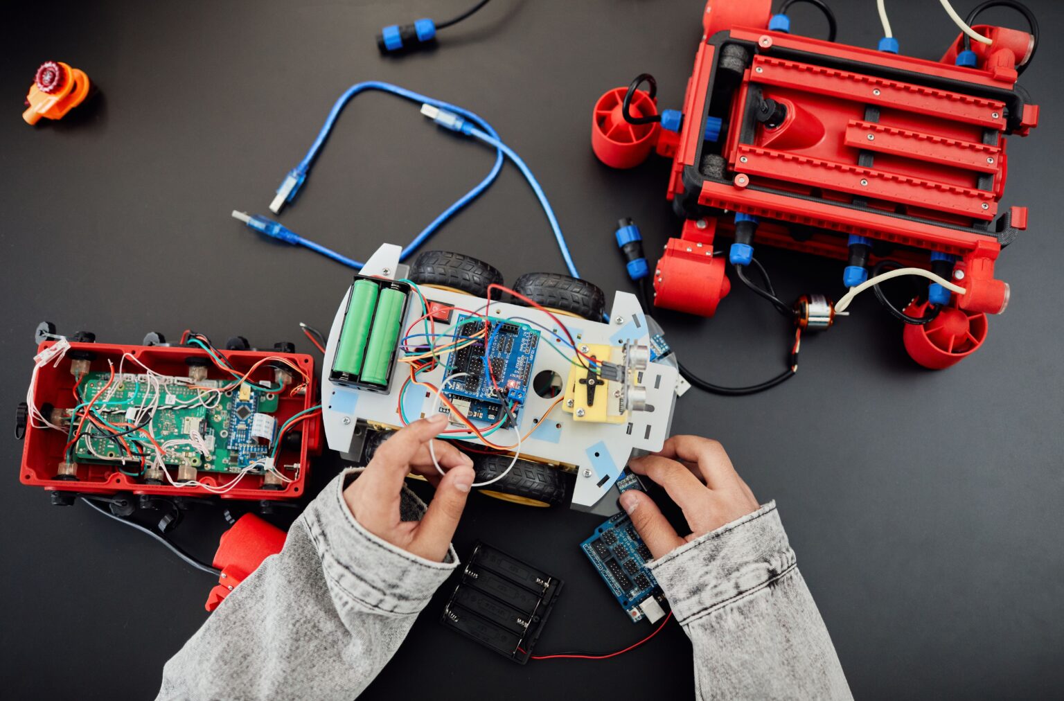 Empowering Future Engineers: How Modular Construction Kits are Shaping Technical High School Labs
